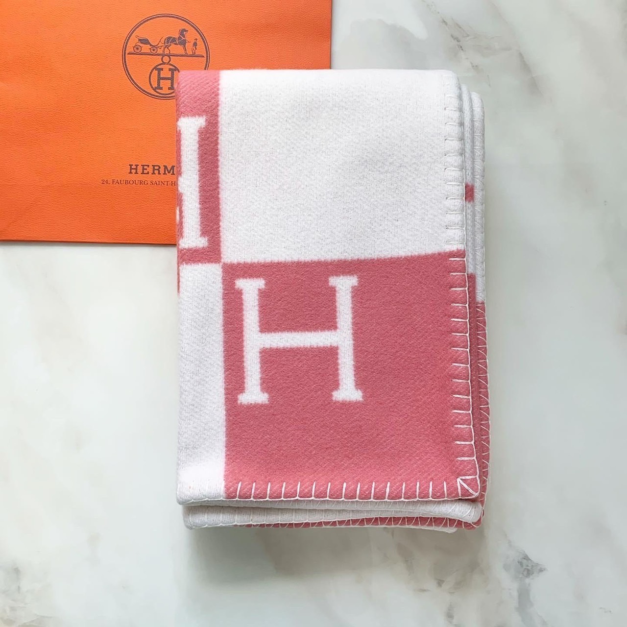 Hermes, Baby blanket